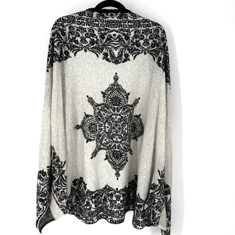 Anthropologie HWR Black and White Patterned sweater, oversized shawl Cardigan - Picture 3 of 5